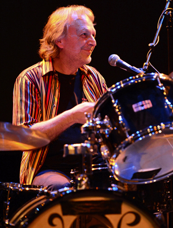 Düde Dürst, Schlagzeuger